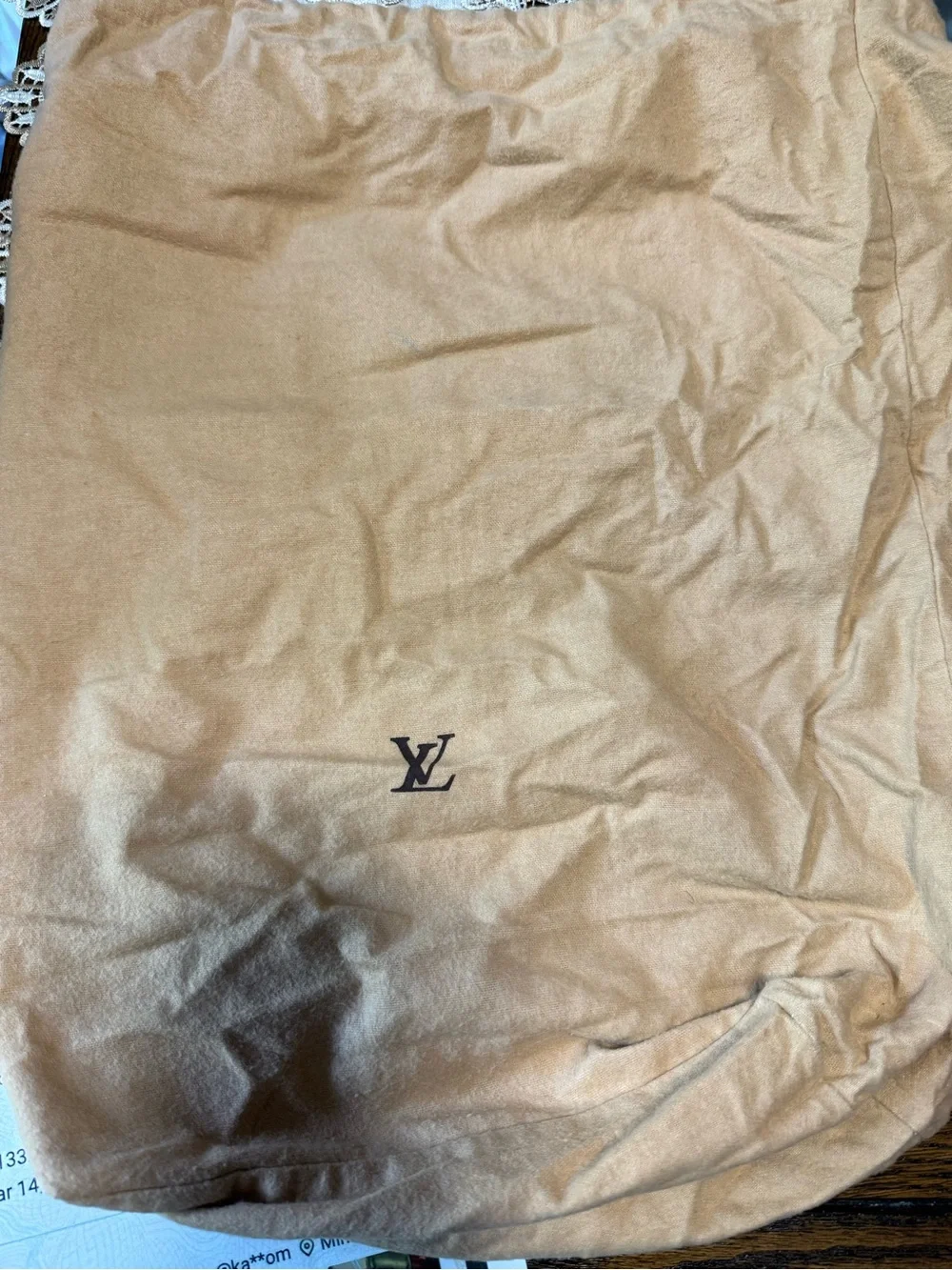 Louis Vuitton Noe PM Red and Black Epi Drawstring Bucket Bag - Picture 11 of 12